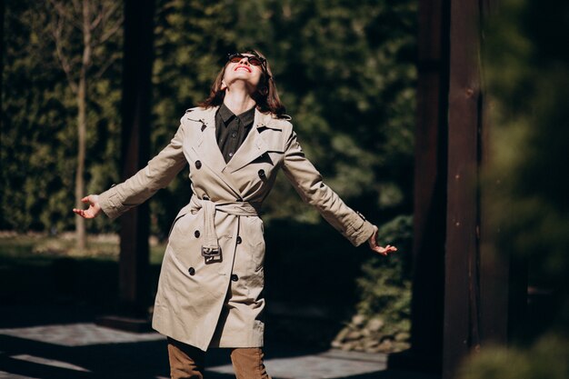 Jak wybrać idealny płaszcz na przejściowe pory roku?