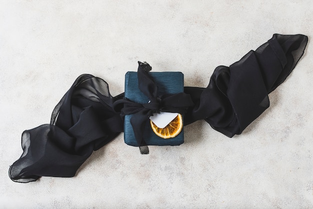 Jak wybrać idealny zapach na każdą okazję: Przewodnik po perfumach online